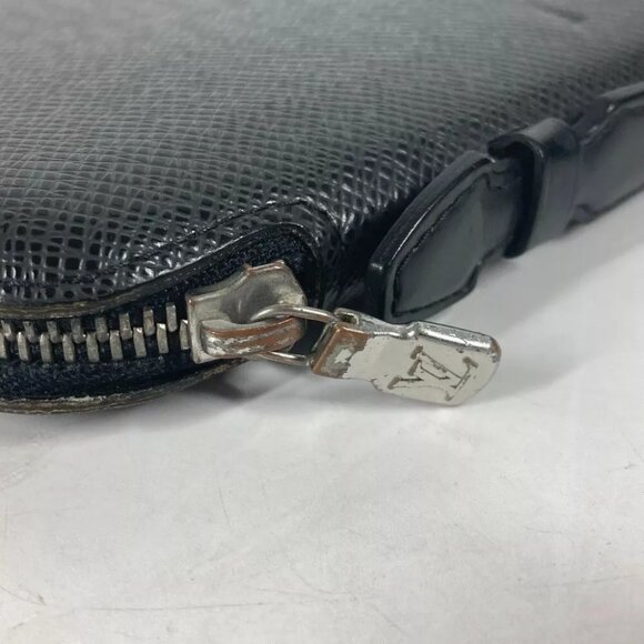 Auth LOUIS VUITTON M30652 Taiga Organizer Atoll Hand Bag Travel Case Long Wallet - Picture 5 of 14